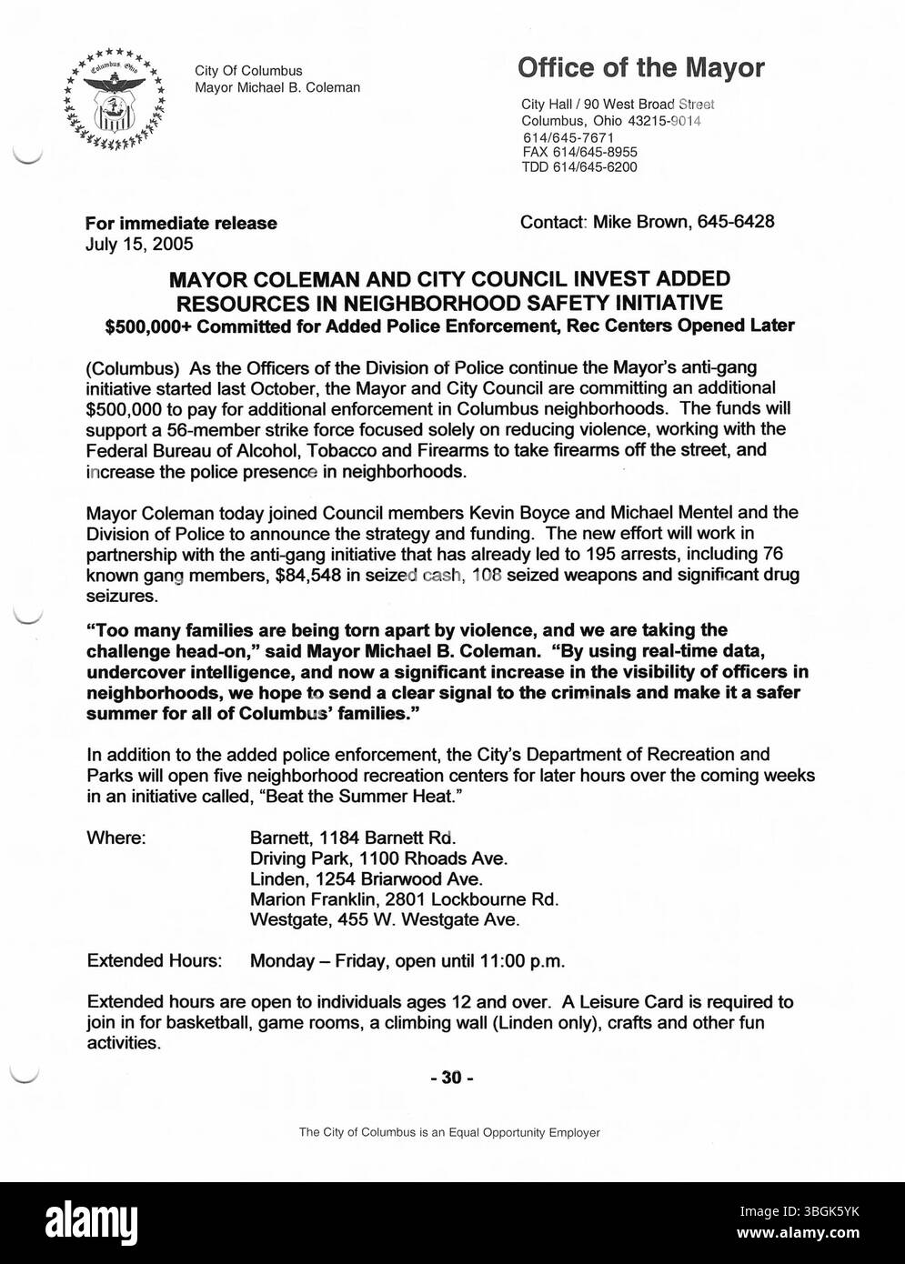 Pressemitteilungen von Bürgermeister Michael Coleman aus dem Jahr 2005 konzentrieren sich auf wichtige politische Initiativen, öffentliche Ankündigungen und politische Updates. Coleman war Kolumbus erster afroamerikanischer Bürgermeister, der von 2000 bis 2016 vier Amtsperioden innehatte. Stockfoto