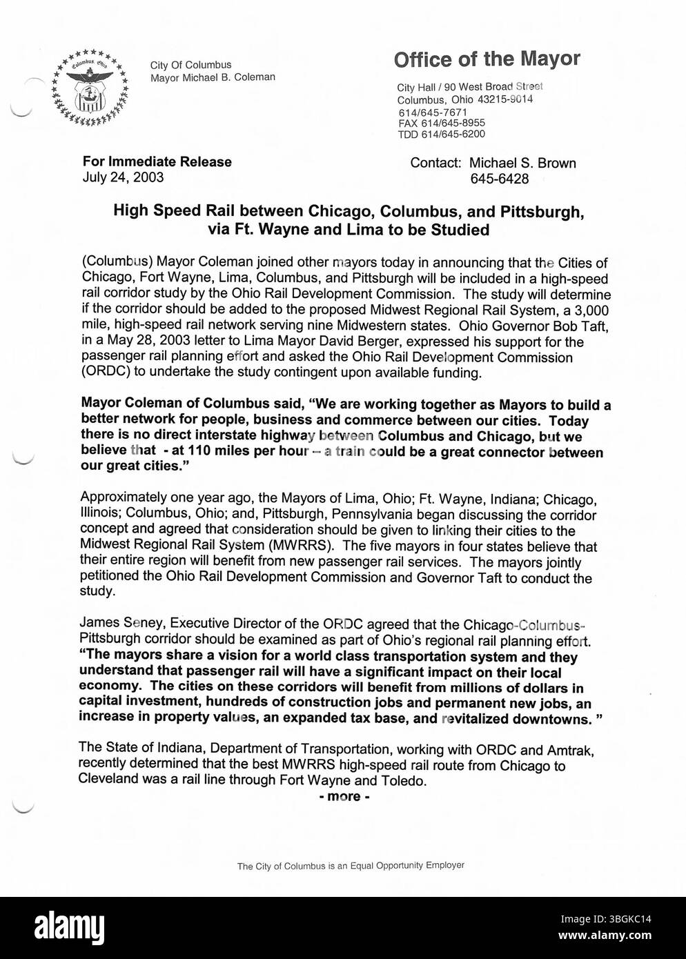 Pressemitteilungen aus dem Büro von Bürgermeister Michael Coleman im Jahr 2003 behandeln verschiedene Initiativen des öffentlichen Dienstes, politische Entscheidungen und Regierungsmaßnahmen, die Columbus (Ohio) betreffen. Stockfoto