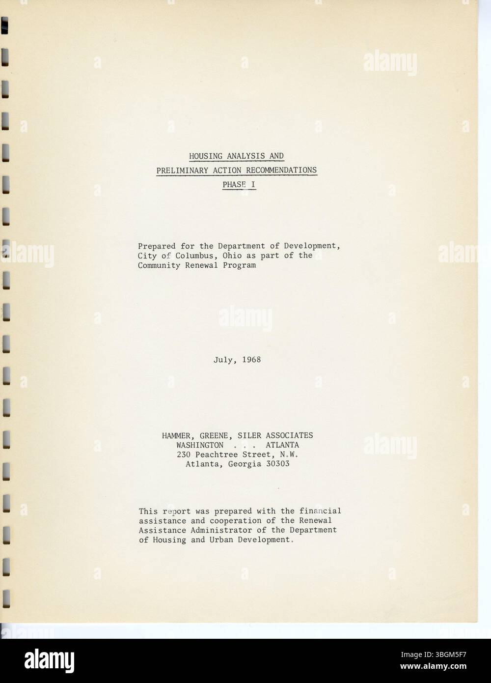 Der Bericht von 1968 enthält eine Analyse der 17-jährigen Leistung des Columbus-Wohnungsmarktes und hebt die Produktion von Einheiten, die Eliminierung und die Angemessenheit von Wohnmöglichkeiten für verschiedene Bevölkerungsgruppen hervor. Die Ergebnisse deuten auf mehrere unmittelbare politische Maßnahmen hin, um Wohnraumprobleme anzugehen und die langfristige Nachhaltigkeit des Marktes zu gewährleisten. Stockfoto