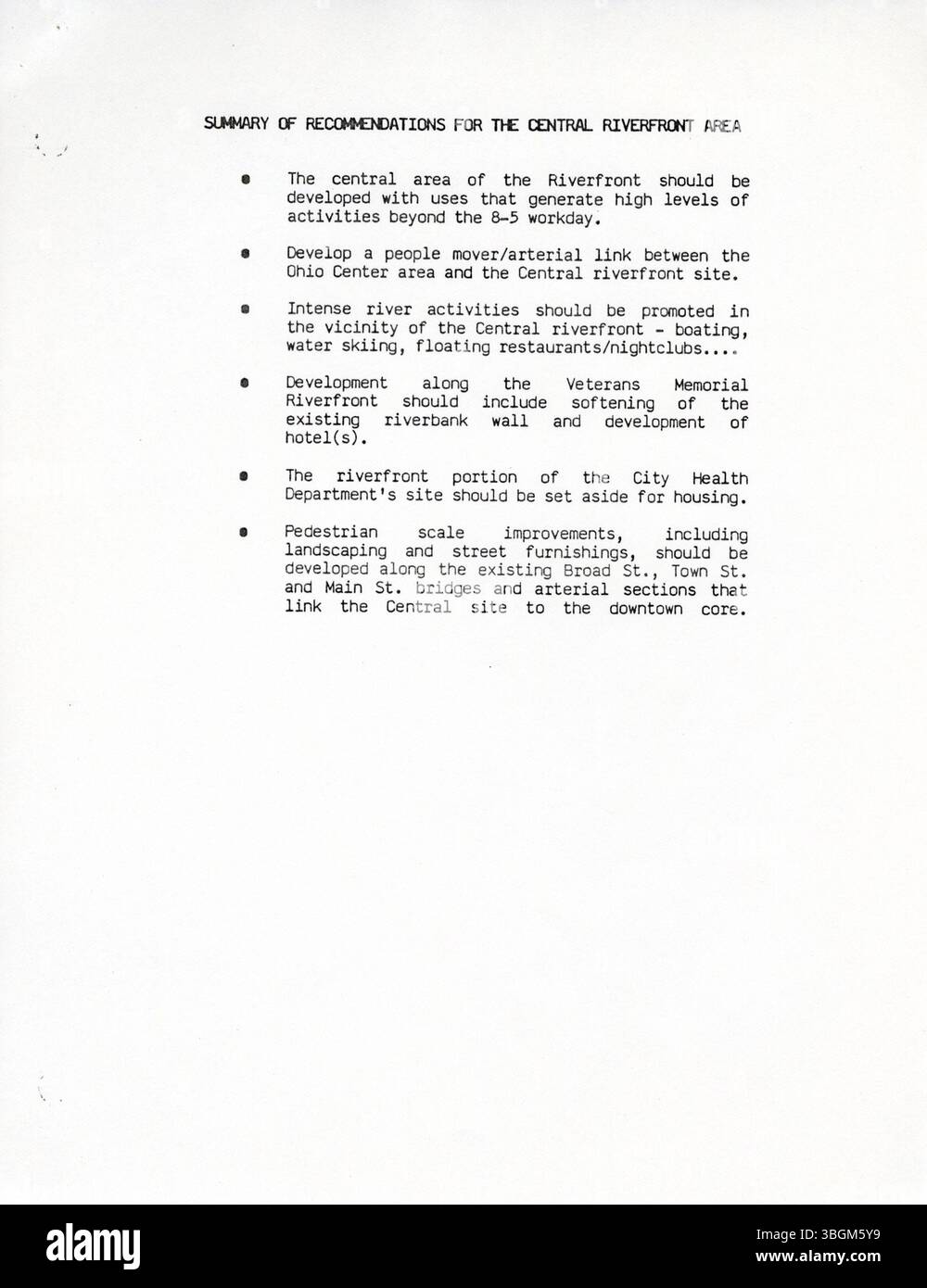 Der Bericht der Task Force „Entwicklung der Flussufer“ von 1984 befasst sich mit der Ausarbeitung des Strategieplans für Columbus, der auf die Entwicklung einer nachhaltigen und lebendigen Uferpromenade mit Schwerpunkt auf Wirtschaftswachstum und Infrastruktur abzielt. Stockfoto