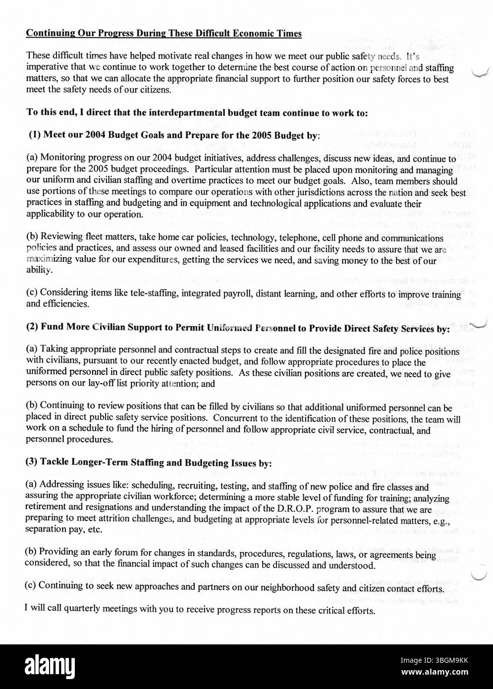 Die Pressemitteilungen von Bürgermeister Michael Coleman aus dem Büro von 2004 lieferten wichtige Informationen zu seinen Initiativen, politischen Entscheidungen und Stadtprojekten während seiner Amtszeit. Coleman, der erste afroamerikanische Bürgermeister von Columbus, hat während seiner Amtszeit von 2000 bis 2016 wichtige politische Meilensteine und Entwicklungen der Öffentlichkeit bekannt gegeben. Stockfoto