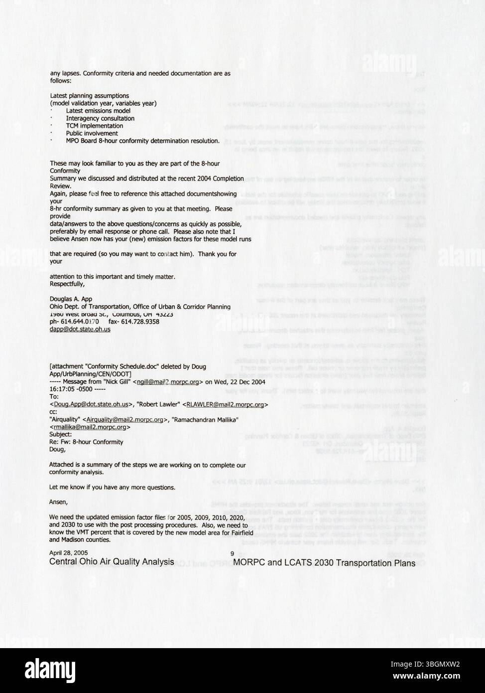 In diesem Dokument wird die Luftqualität in sechs Countys in Central Ohio analysiert, die als Ozonschutzgebiete eingestuft sind. Diese Countys, einschließlich Franklin, Delaware und Licking, müssen die Änderungen des Clean Air Act (1990) einhalten und Pläne zur Emissionsreduzierung entwickeln. Die Ohio EPA überwacht den State Implementation Plan (SIP), der Maßnahmen zur Emissionsreduzierung umfasst. Stockfoto