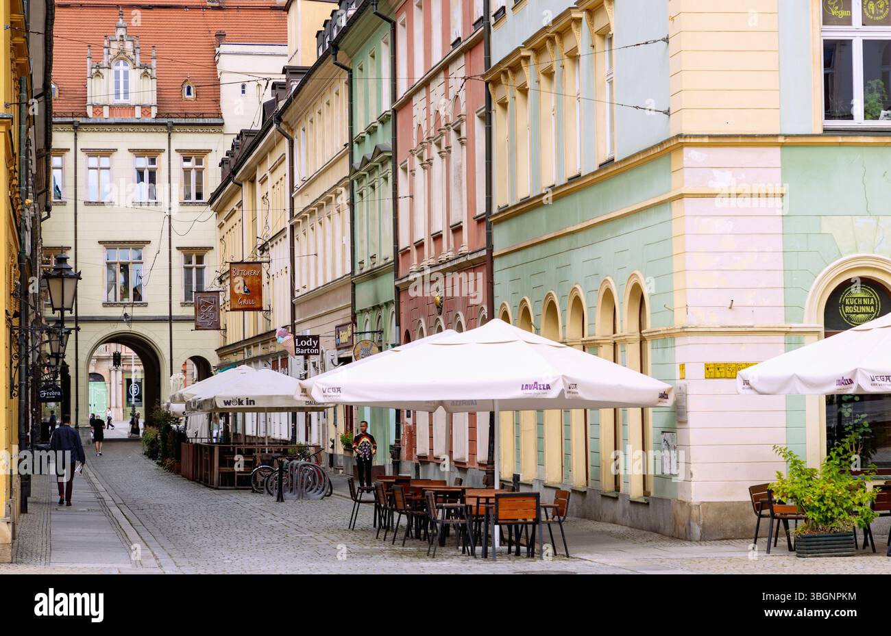 Sukiennice Gasse auf dem Rynek in der Altstadt (Stare Miasto) von Breslau in der Woiwodschaft Dolnoslaskie in Polen Stockfoto