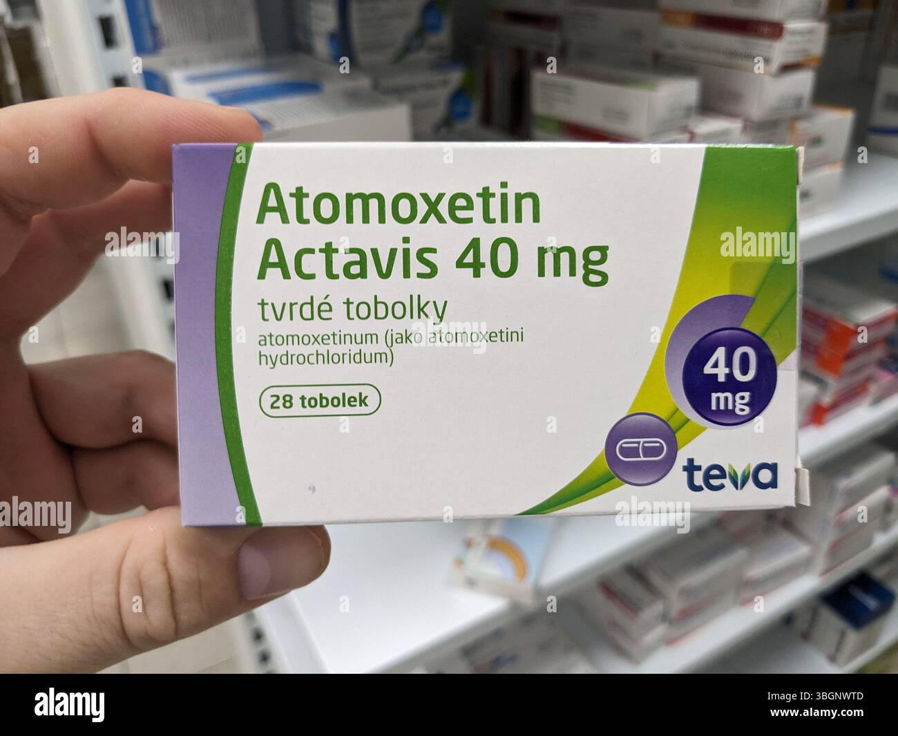 Prag, Tschechische Republik-9. Juli 2024: Atomoxetin Actavis Box mit dem Wirkstoff Atomoxetin von Mylan, zur Behandlung von ADHS, atten Stockfoto