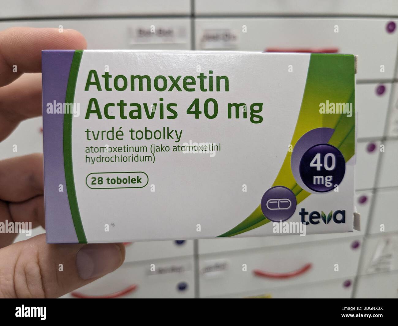 Prag, Tschechische Republik-9. Juli 2024: Atomoxetin Actavis Box mit dem Wirkstoff Atomoxetin von Mylan, zur Behandlung von ADHS, atten Stockfoto