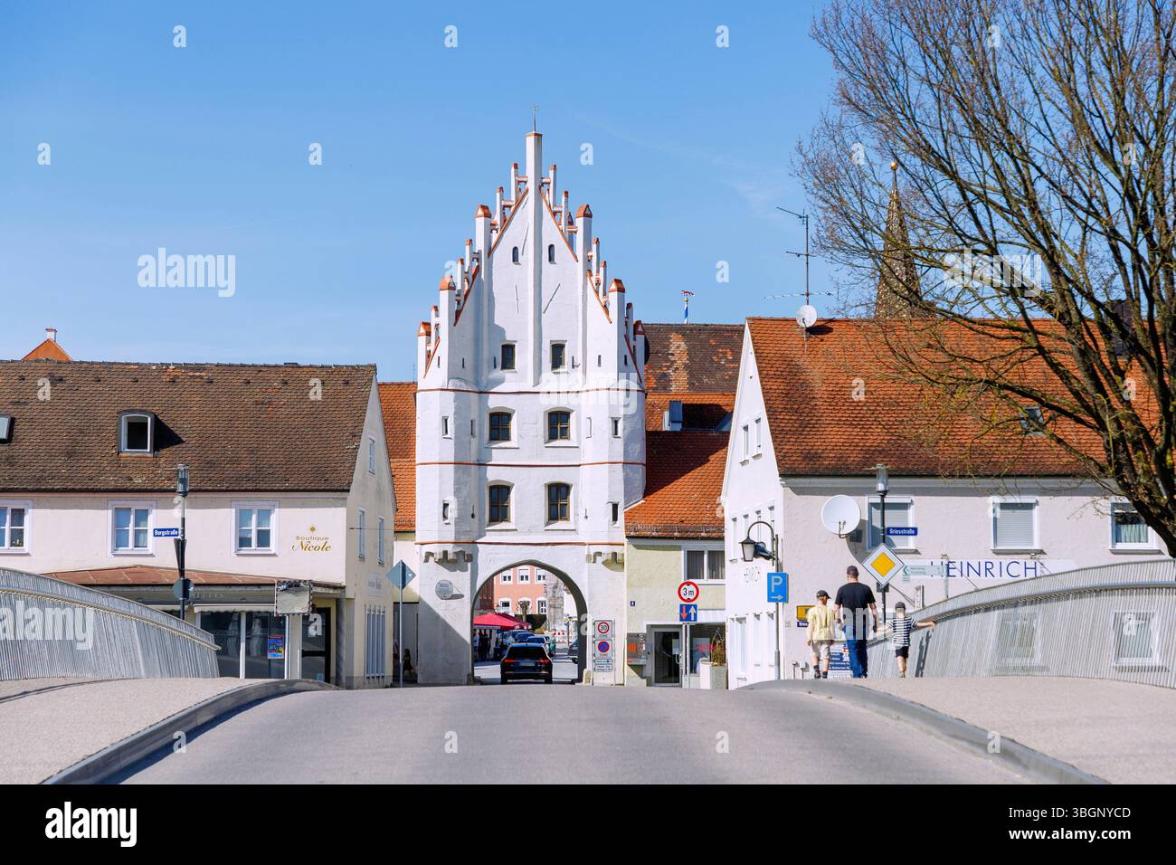 Spätgotisches Donautor in Vohburg in Oberbayern in Deutschland Stockfoto