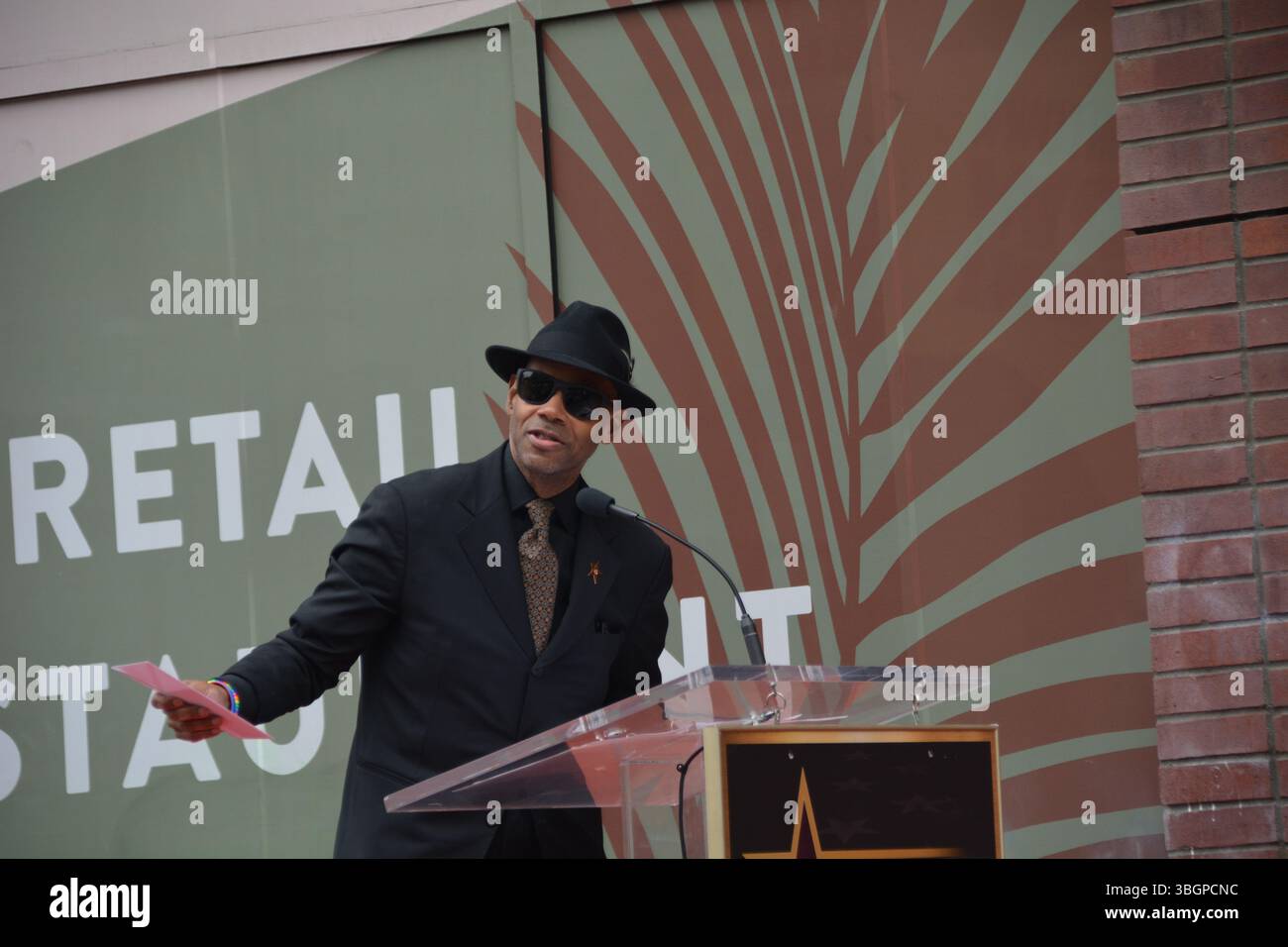 Der renommierte Musikproduzent Jimmy Jam hält am 5. Juni 2025 eine Tribute-Rede bei der Hollywood Walk of Fame Zeremonie zu Ehren DES KRIEGES. Quelle: Sharon Graphics/Alamy Live News Stockfoto