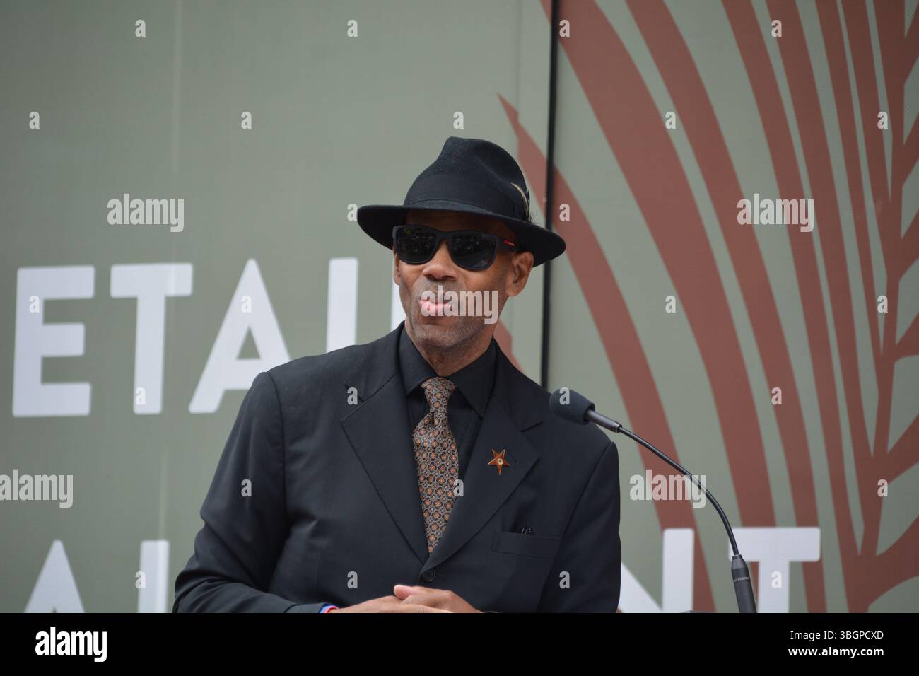 Der renommierte Musikproduzent Jimmy Jam hält am 5. Juni 2025 eine Tribute-Rede bei der Hollywood Walk of Fame Zeremonie zu Ehren DES KRIEGES. Quelle: Sharon Graphics/Alamy Live News Stockfoto