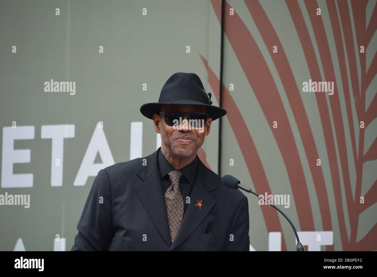 Der renommierte Musikproduzent Jimmy Jam hält am 5. Juni 2025 eine Tribute-Rede bei der Hollywood Walk of Fame Zeremonie zu Ehren DES KRIEGES. Quelle: Sharon Graphics/Alamy Live News Stockfoto