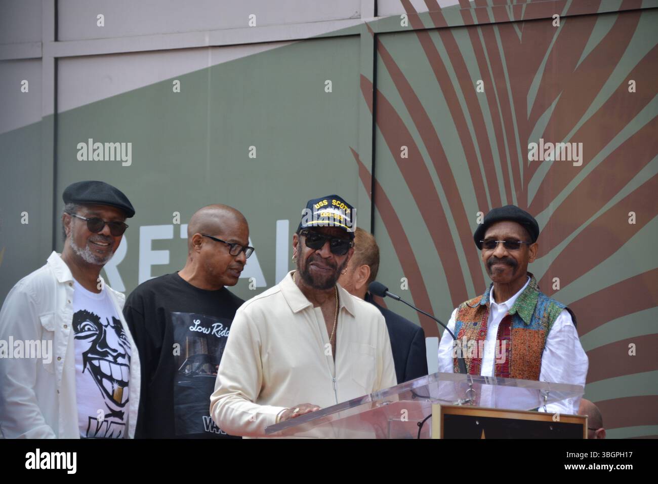 Der KRIEGSGITARRIST und Mitbegründer Howard E. Scott spricht am 5. Juni 2025 auf der Hollywood Walk of Fame Zeremonie der Band und feiert das dauerhafte Vermächtnis der Band. Quelle: Sharon Graphics/Alamy Live News Stockfoto
