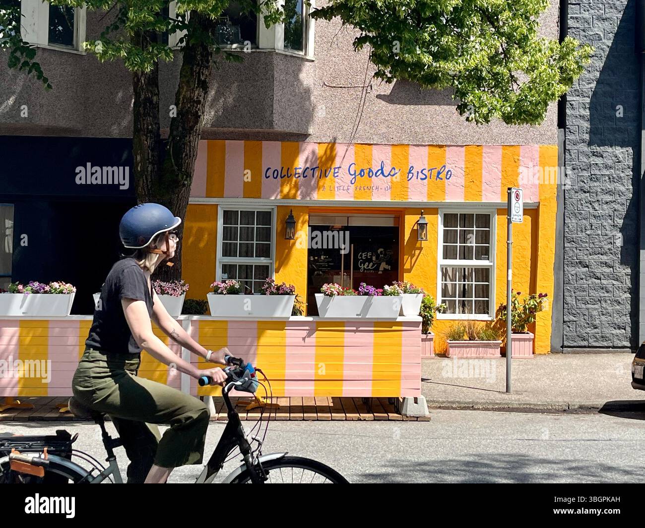 Collective Goods Bistro, East Vancouver, BC, Kanada - Smartphone-aufgenommenes Stockfoto
