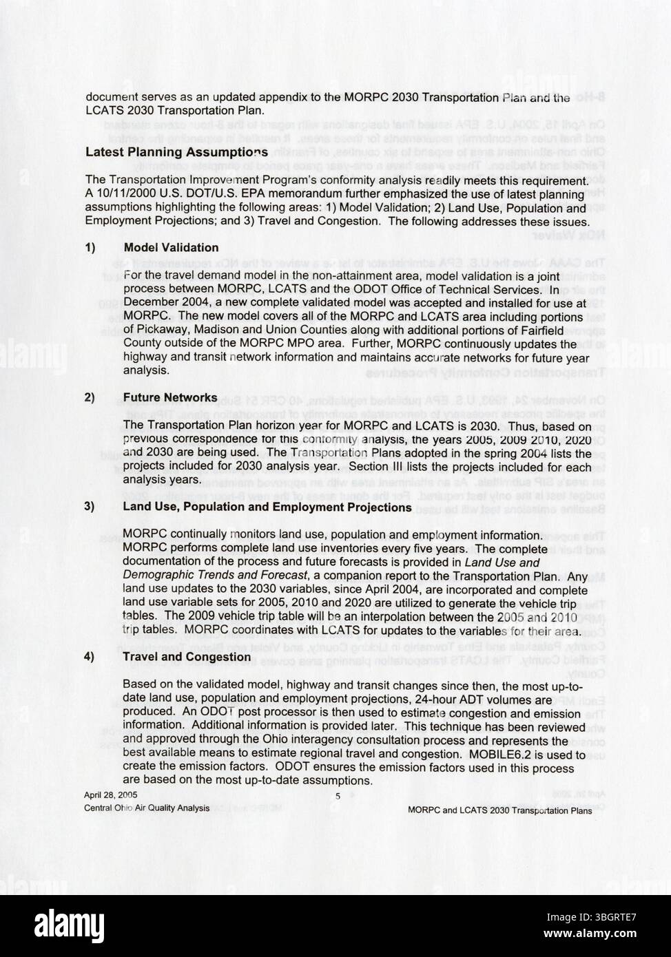 In diesem Abschnitt des Transportverbesserungsprogramms 2005 werden die Luftqualitätsstrategien für Zentral-Ohio beschrieben. Countys wie Franklin und Delaware werden unter dem Ozonstandard von 1997 als nicht-erreichte Gebiete eingestuft. Die EPA von Ohio entwickelt Strategien zur Reduzierung der Emissionen und zur Einhaltung der NAAQS. Stockfoto