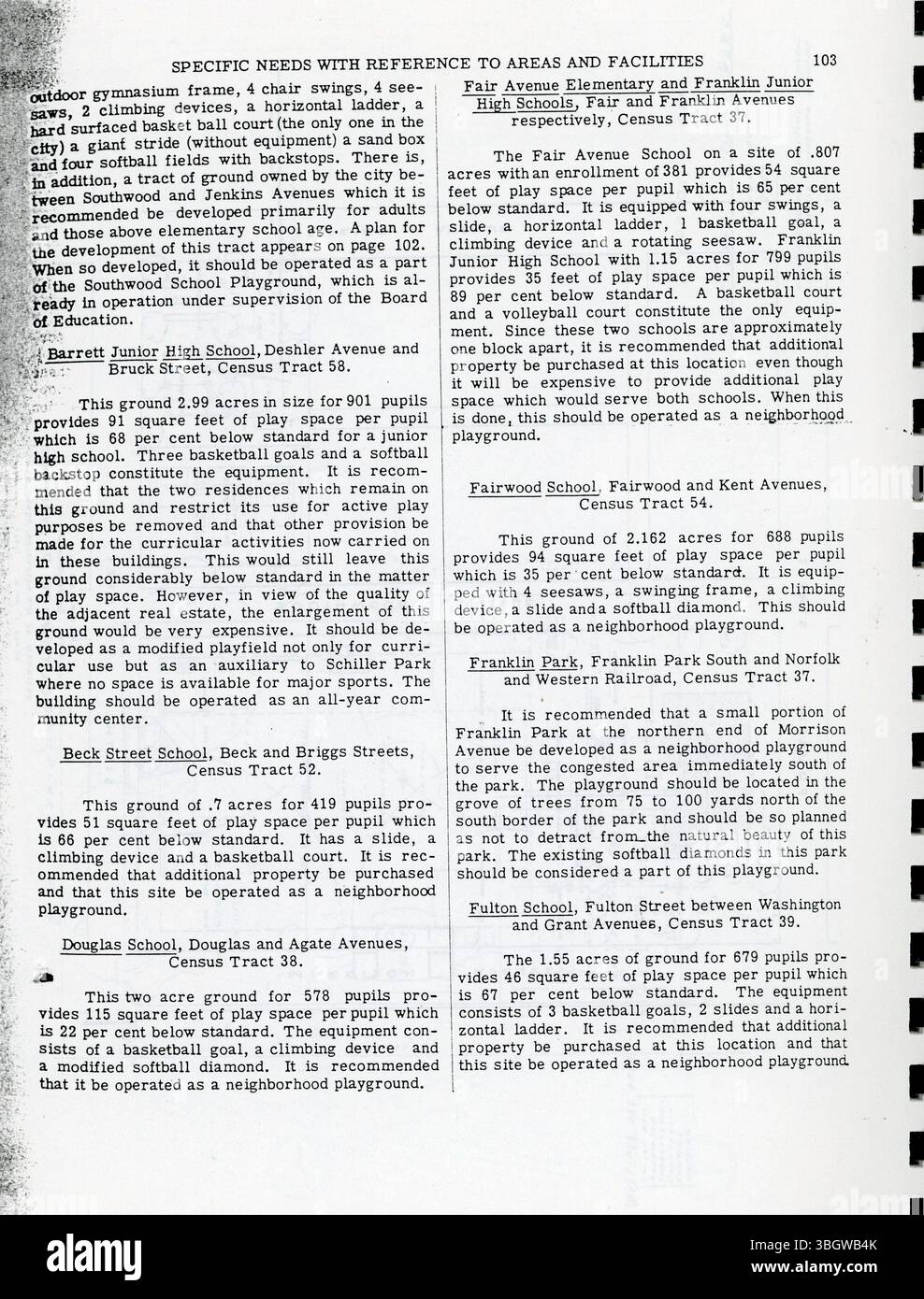 Bei der Umfrage zur öffentlichen Freizeitgestaltung der Stadt Columbus im Jahr 1947 werden bestehende Einrichtungen bewertet und ein langfristiger Entwicklungsplan vorgeschlagen. Der Bericht enthält prioritäre Empfehlungen für die Verbesserung und Erweiterung von Erholungsgebieten in der Stadt. Stockfoto