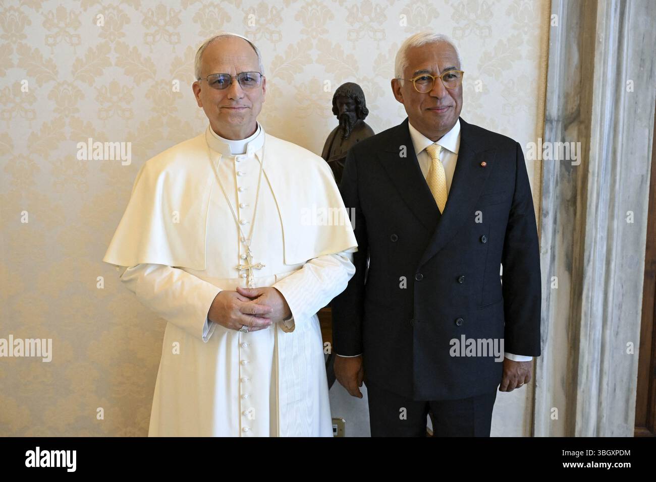 Vatikan, Vanuatu. Juni 2025. Papst Leo XIV. Hält am 6. Juni 2025 eine Privataudienz mit dem Präsidenten des Europäischen Rates Antonio Costa im Vatikan ab. Foto: (EV) Vatican Media/ABACAPRESS.COM Credit: Abaca Press/Alamy Live News Stockfoto