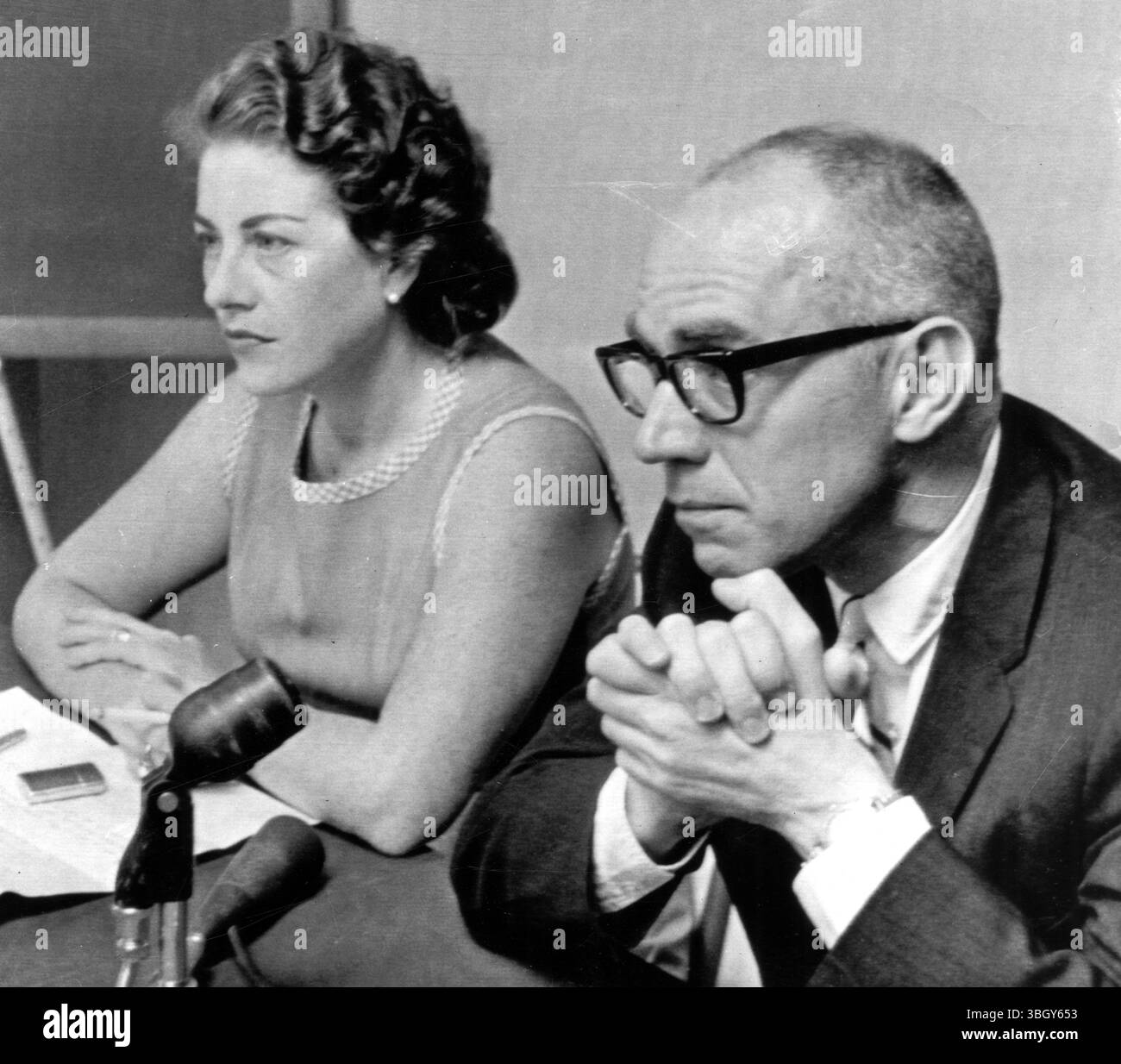 Der ehemalige demokratische Vertreter Charles O Porter, Oregon, kündigte an, dass Miami News am 17. September nach Kuba fliegen werde, um Castro um die Freilassung von 75.000 politischen Gefangenen in kubanischen Gefängnissen zu bitten. 18. September 1963 Stockfoto