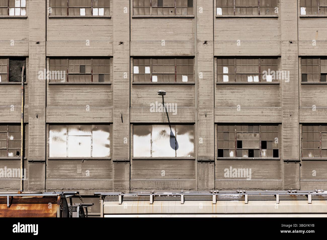 Außerhalb des industriellen Geschäftskomplexes Stockfoto