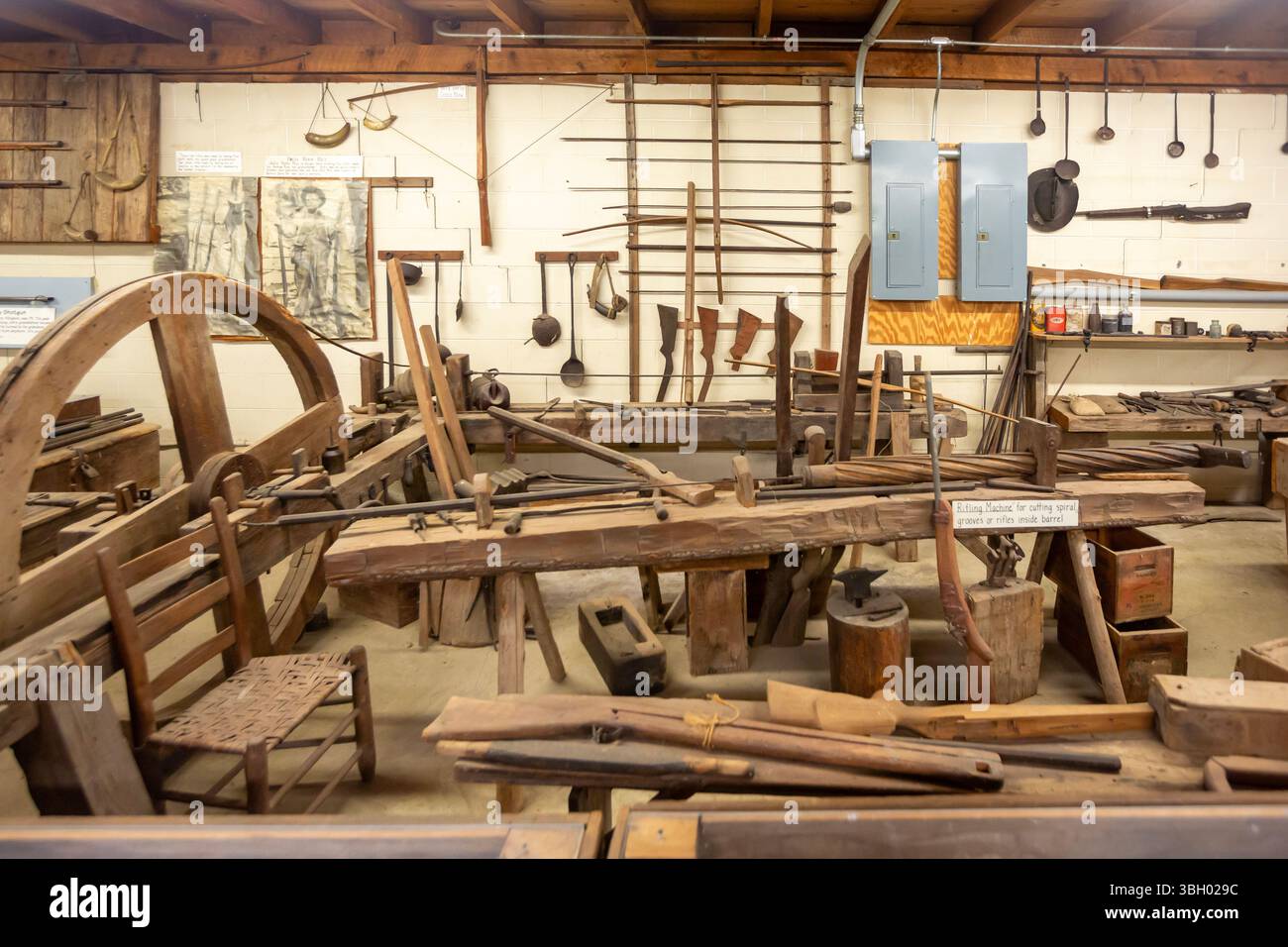 Clinton, Tennessee – das Museum of Appalachia, eine Sammlung von Pionierbauten und Artefakten. Stockfoto