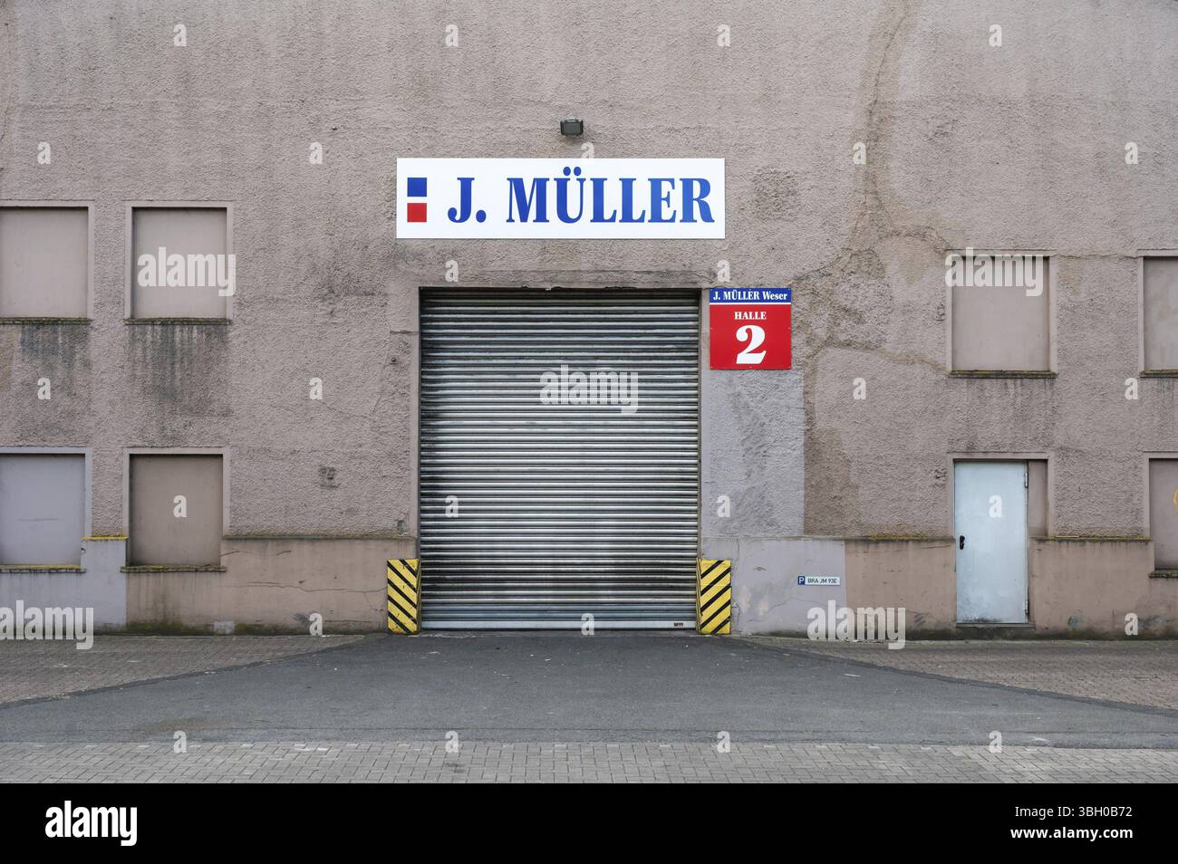 Bremen, Deutschland, 16. Juli 2024 - LKW-Laderampe der Firma Ronald Mehl, die Mehl und Getreide herstellt, Europa Stockfoto