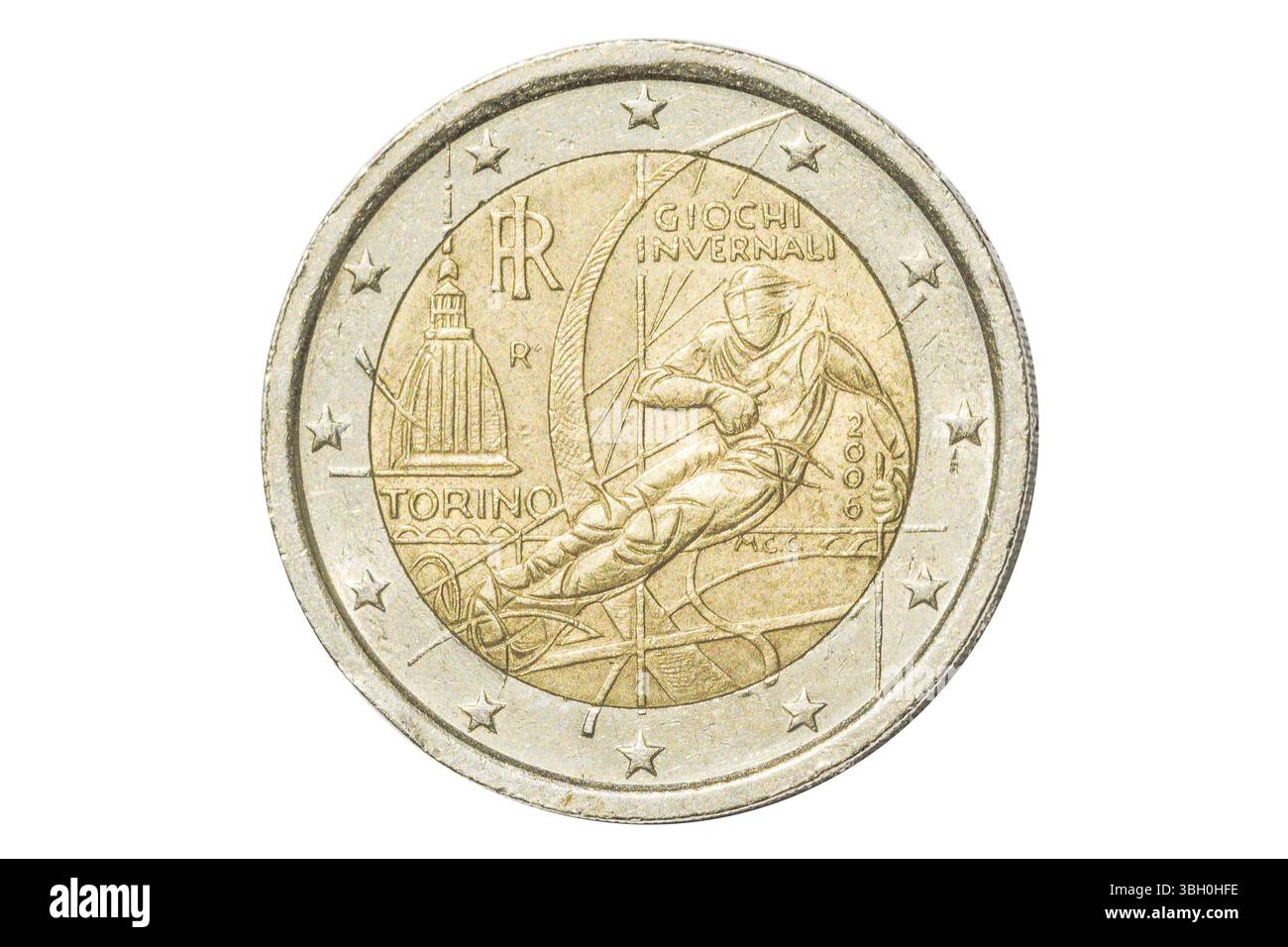 Italienische Münze mit zwei-Euro-Nahaufnahme mit Gedenksymbol für die Olympischen Spiele in Turin, Italien. Isoliert auf weißem Studiohintergrund Stockfoto