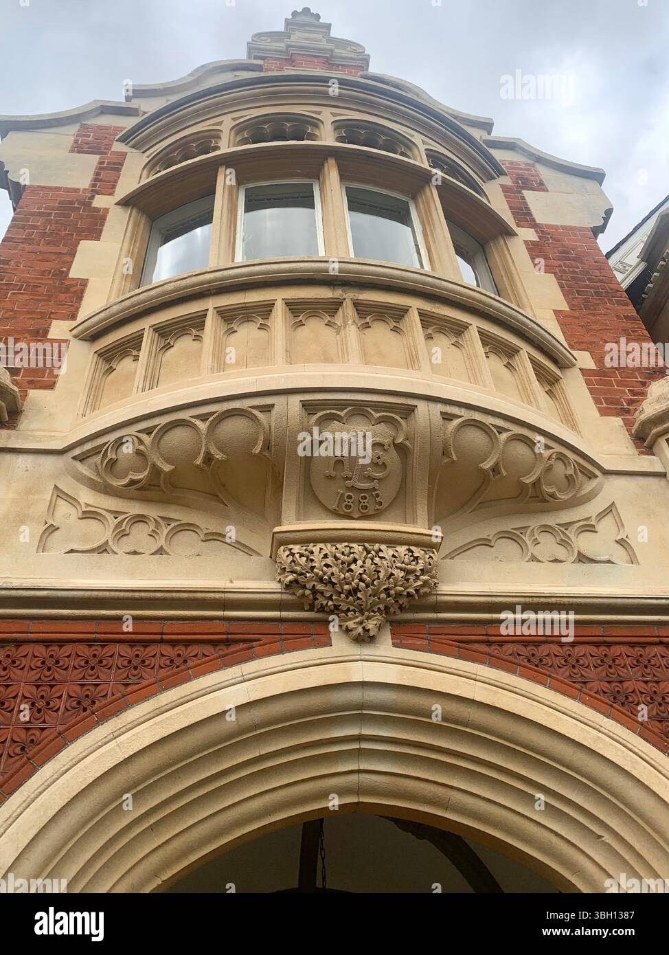 Bletchley Park Wartime House Villa Code bricht den Weltkrieg 2 und 1 alte Villa britische Geheimdienstgeschichte historischer Ort Besuchen Sie das Gebäude - Smartphone-aufgenommenes Stockfoto