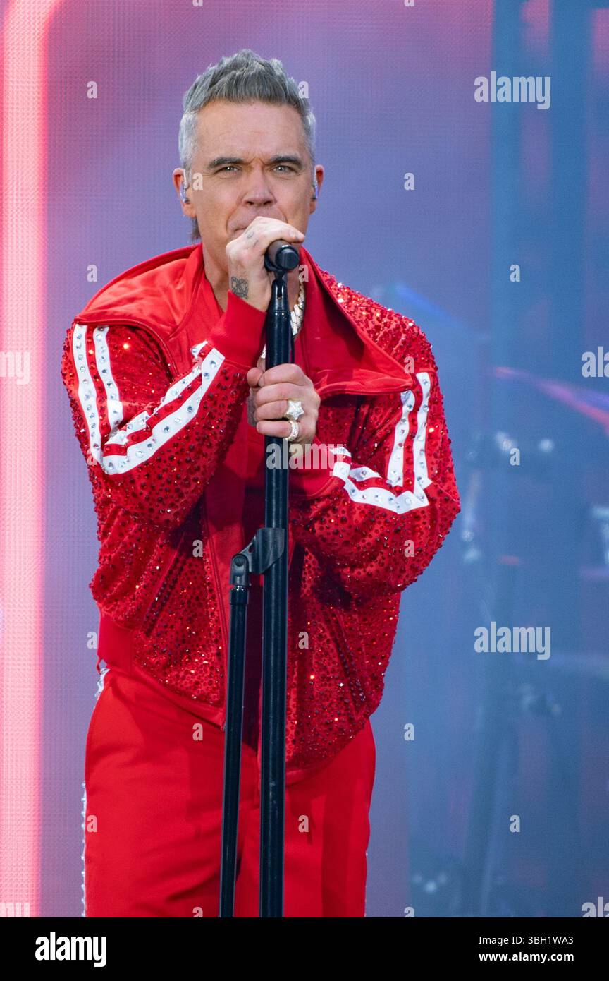 London, Vereinigtes Königreich. Juni 2025. Robbie Williams bringt seine sehnsüchtig erwartete Britpop-Tour ins Emirates Stadium von Arsenal. Cristina Massei/Alamy Live News AB 6. JUNI 2026 NICHT MEHR VERFÜGBAR Stockfoto