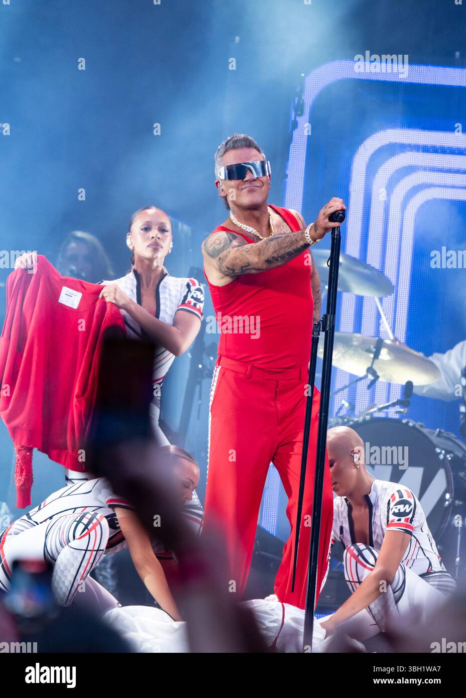 London, Vereinigtes Königreich. Juni 2025. Robbie Williams bringt seine sehnsüchtig erwartete Britpop-Tour ins Emirates Stadium von Arsenal. Cristina Massei/Alamy Live News AB 6. JUNI 2026 NICHT MEHR VERFÜGBAR Stockfoto