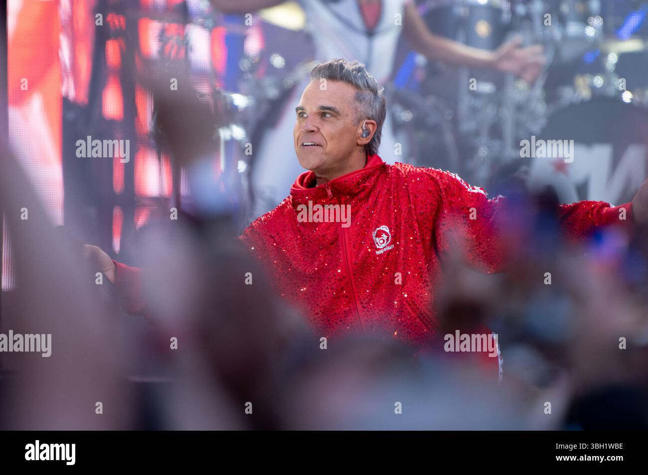 London, Vereinigtes Königreich. Juni 2025. Robbie Williams bringt seine sehnsüchtig erwartete Britpop-Tour ins Emirates Stadium von Arsenal. Cristina Massei/Alamy Live News AB 6. JUNI 2026 NICHT MEHR VERFÜGBAR Stockfoto