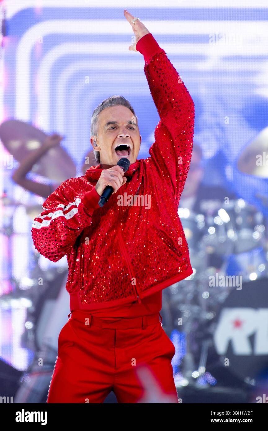 London, Vereinigtes Königreich. Juni 2025. Robbie Williams bringt seine sehnsüchtig erwartete Britpop-Tour ins Emirates Stadium von Arsenal. Cristina Massei/Alamy Live News AB 6. JUNI 2026 NICHT MEHR VERFÜGBAR Stockfoto