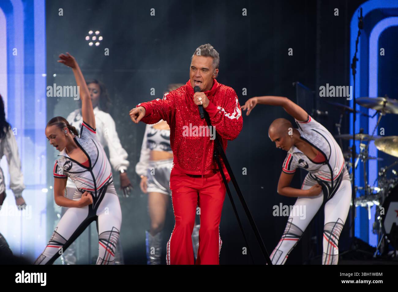 London, Vereinigtes Königreich. Juni 2025. Robbie Williams bringt seine sehnsüchtig erwartete Britpop-Tour ins Emirates Stadium von Arsenal. Cristina Massei/Alamy Live News AB 6. JUNI 2026 NICHT MEHR VERFÜGBAR Stockfoto