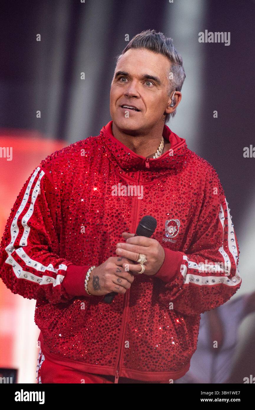 London, Vereinigtes Königreich. Juni 2025. Robbie Williams bringt seine sehnsüchtig erwartete Britpop-Tour ins Emirates Stadium von Arsenal. Cristina Massei/Alamy Live News AB 6. JUNI 2026 NICHT MEHR VERFÜGBAR Stockfoto