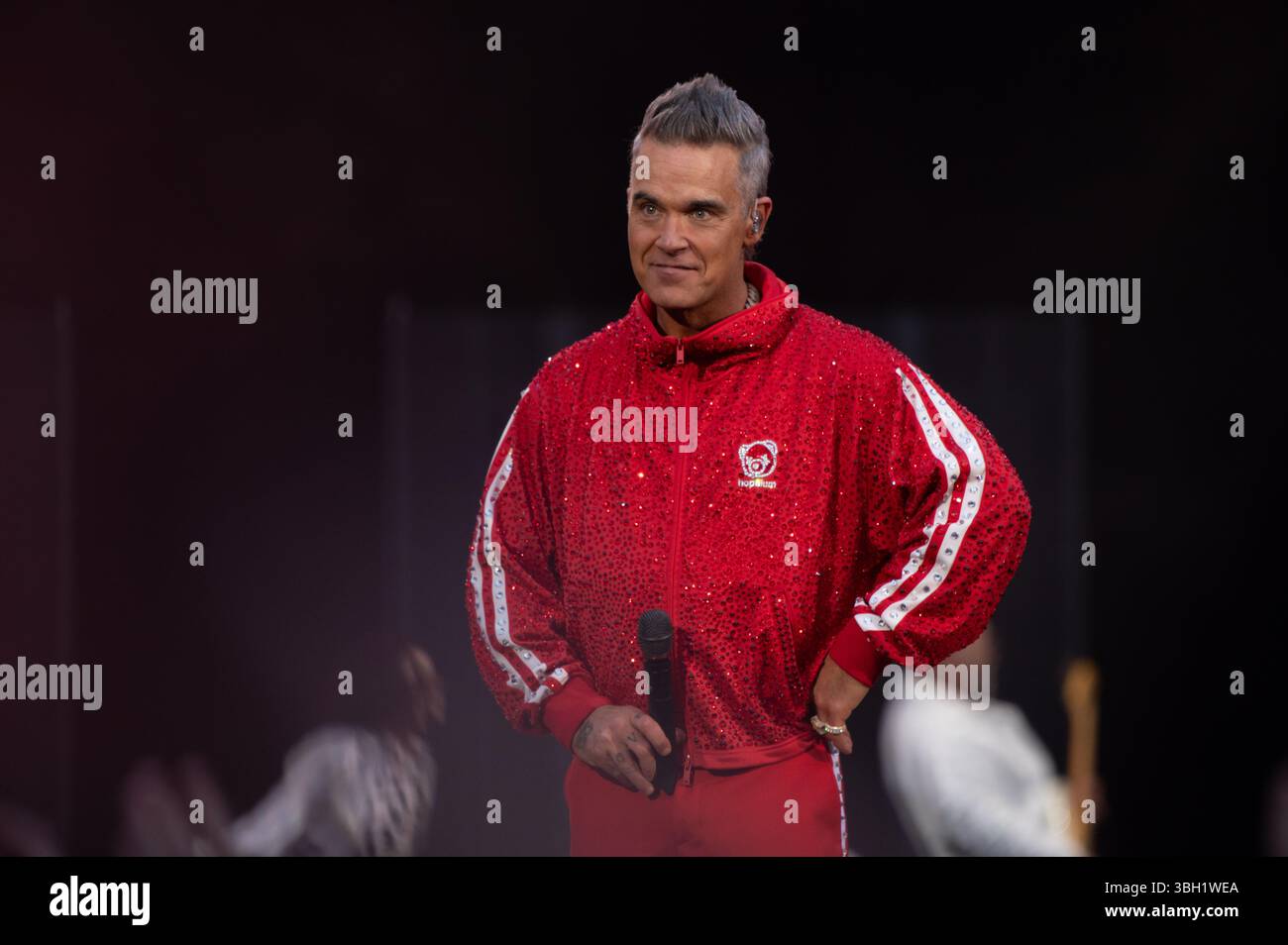 London, Vereinigtes Königreich. Juni 2025. Robbie Williams bringt seine sehnsüchtig erwartete Britpop-Tour ins Emirates Stadium von Arsenal. Cristina Massei/Alamy Live News AB 6. JUNI 2026 NICHT MEHR VERFÜGBAR Stockfoto