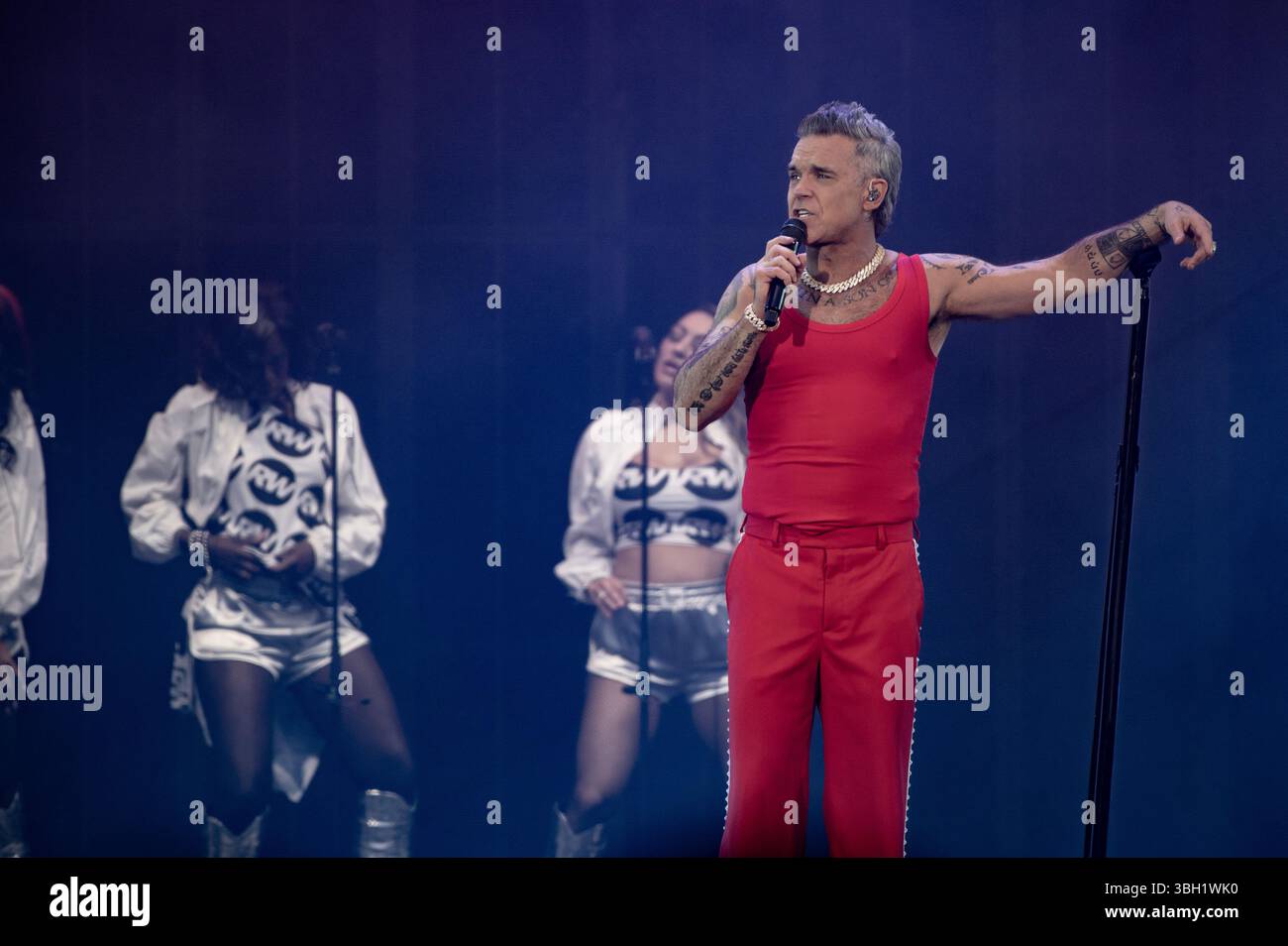 London, Vereinigtes Königreich. Juni 2025. Robbie Williams bringt seine sehnsüchtig erwartete Britpop-Tour ins Emirates Stadium von Arsenal. Cristina Massei/Alamy Live News AB 6. JUNI 2026 NICHT MEHR VERFÜGBAR Stockfoto