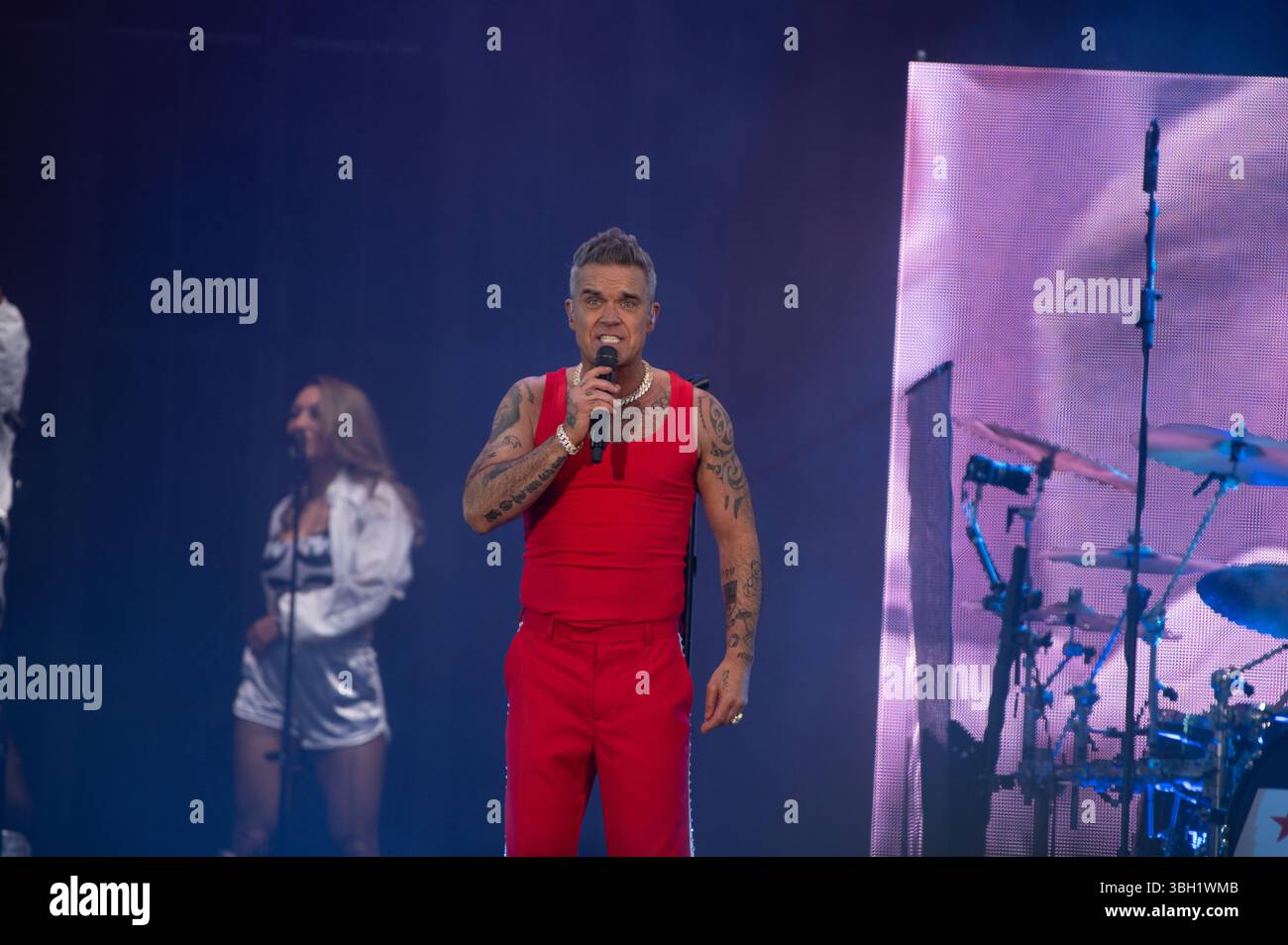 London, Vereinigtes Königreich. Juni 2025. Robbie Williams bringt seine sehnsüchtig erwartete Britpop-Tour ins Emirates Stadium von Arsenal. Cristina Massei/Alamy Live News AB 6. JUNI 2026 NICHT MEHR VERFÜGBAR Stockfoto