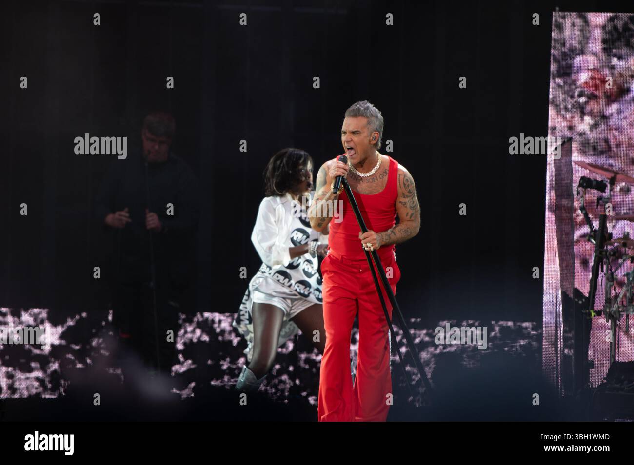 London, Vereinigtes Königreich. Juni 2025. Robbie Williams bringt seine sehnsüchtig erwartete Britpop-Tour ins Emirates Stadium von Arsenal. Cristina Massei/Alamy Live News AB 6. JUNI 2026 NICHT MEHR VERFÜGBAR Stockfoto
