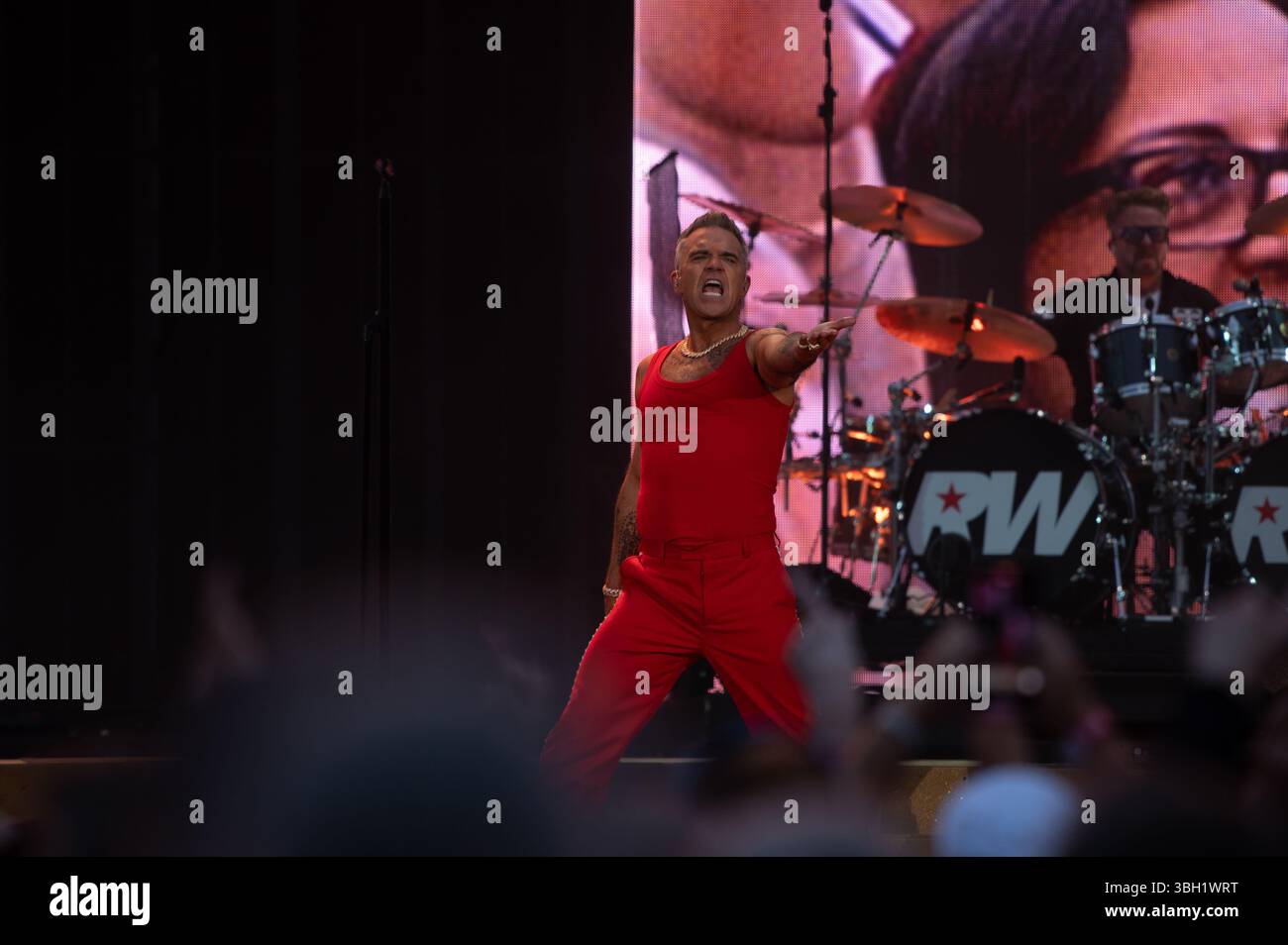 London, Vereinigtes Königreich. Juni 2025. Robbie Williams bringt seine sehnsüchtig erwartete Britpop-Tour ins Emirates Stadium von Arsenal. Cristina Massei/Alamy Live News AB 6. JUNI 2026 NICHT MEHR VERFÜGBAR Stockfoto