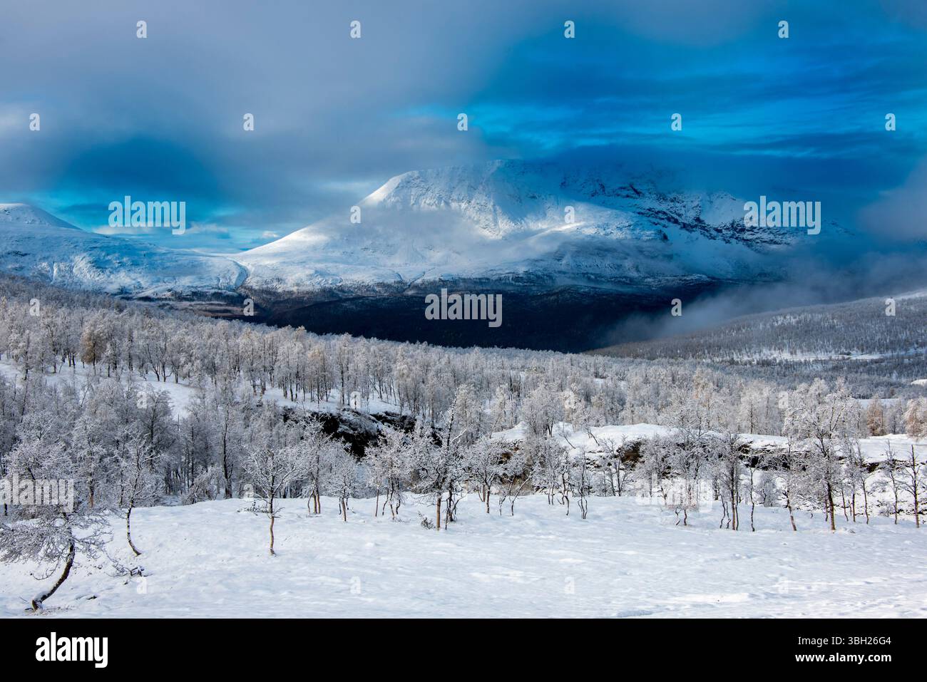 Winterlicher Mix im Herbst - Troms County - Norwegen Stockfoto