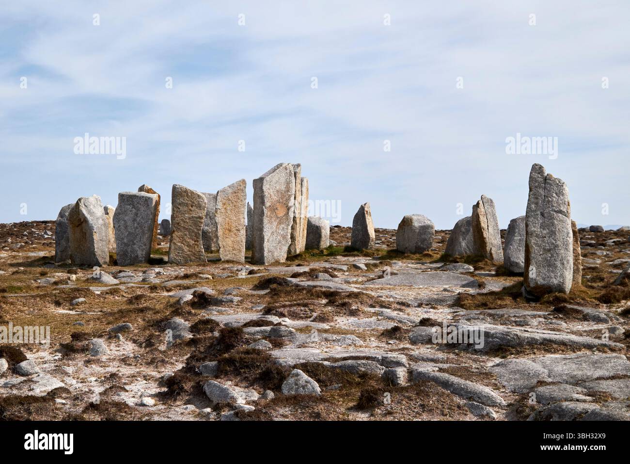 Deirbhiles drehen stehende Steine, die Teil des nördlichen Mayo-Skulpturenwegs einer fal More falmore County Mayo republik irland sind Stockfoto