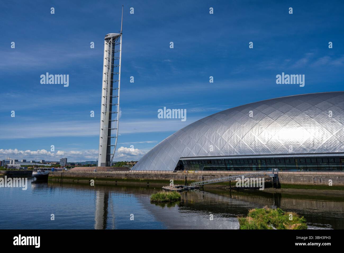 Glasgow Science Centre und Glasgow Science Centre Tower am Pacific Quay in Glasgow, Schottland, Großbritannien Stockfoto