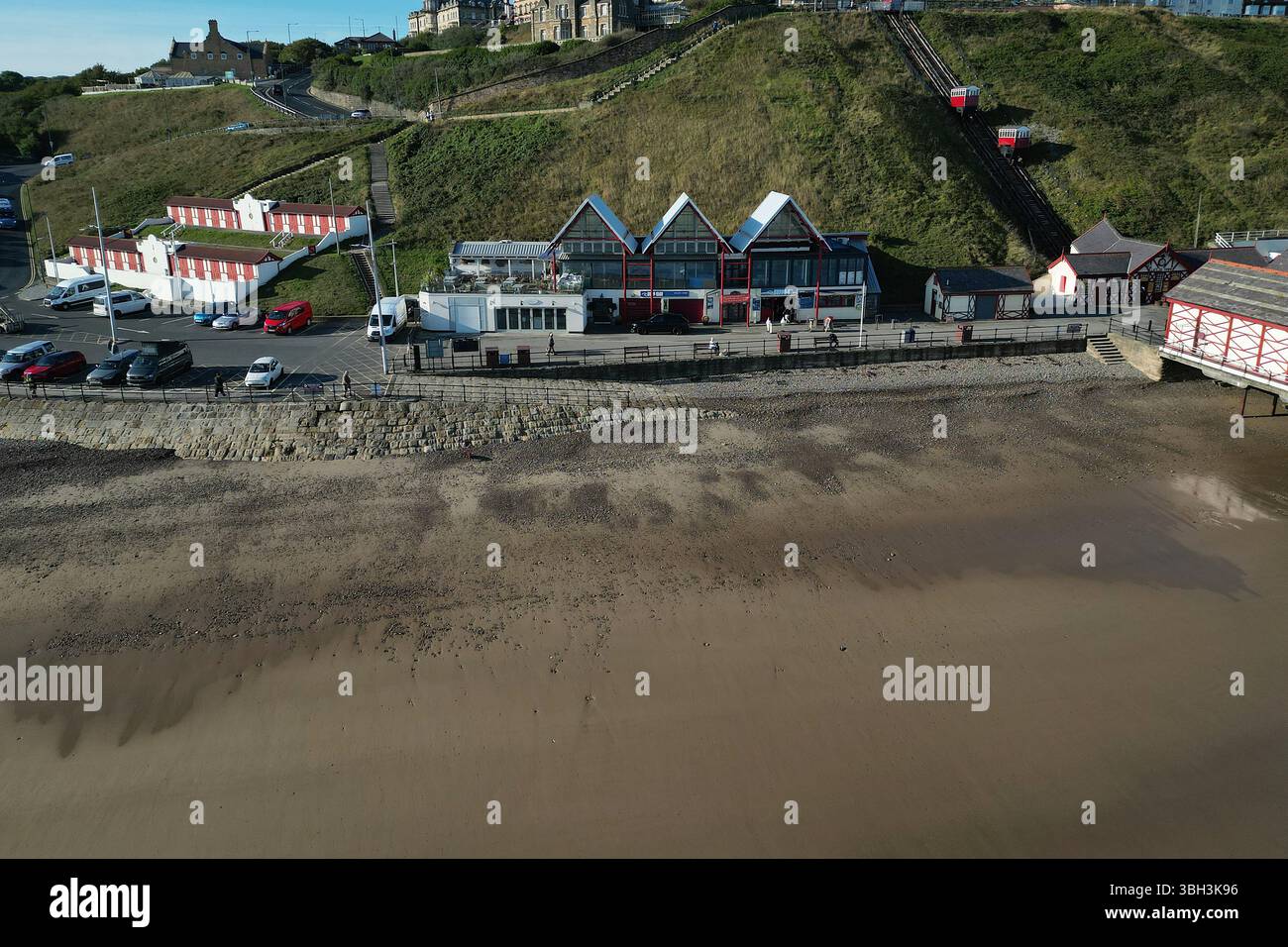 Blick aus der Vogelperspektive auf das Seaview Restaurant, Saltburn by the Sea British Seaside Resort, North Yorkshire Stockfoto