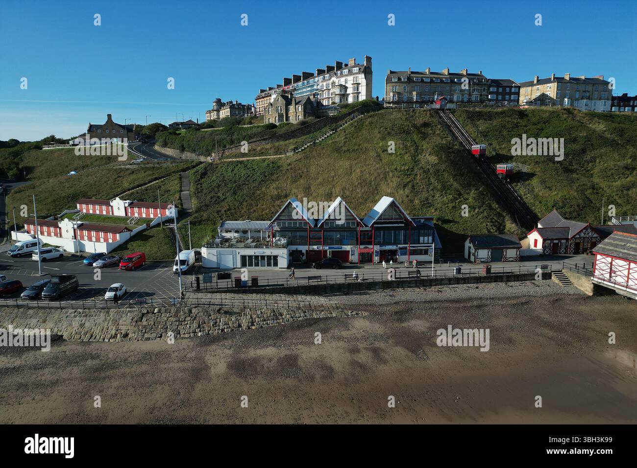 Blick aus der Vogelperspektive auf das Seaview Restaurant, Saltburn by the Sea British Seaside Resort, North Yorkshire Stockfoto