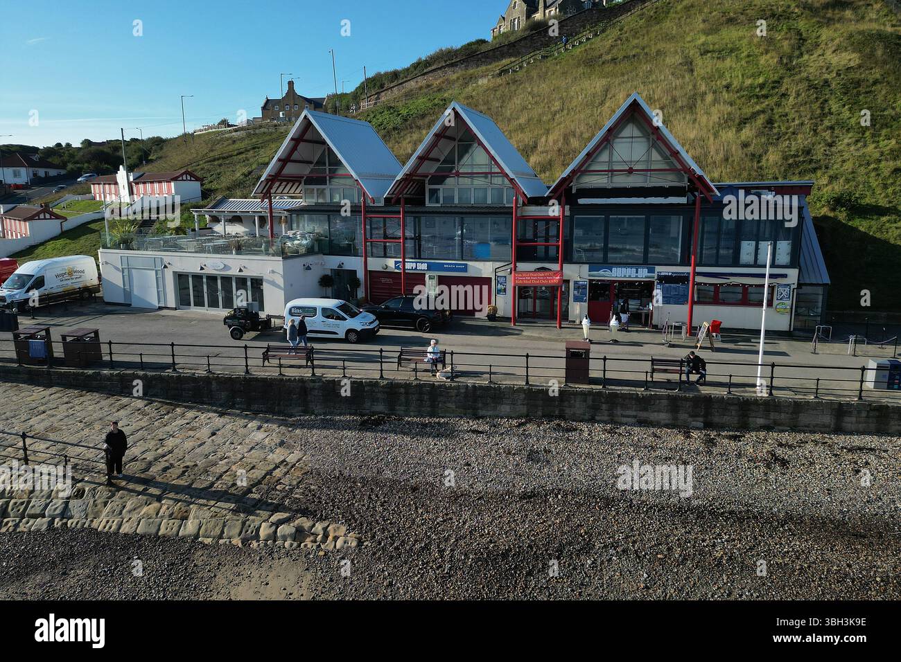 Blick aus der Vogelperspektive auf das Seaview Restaurant, Saltburn by the Sea British Seaside Resort, North Yorkshire Stockfoto