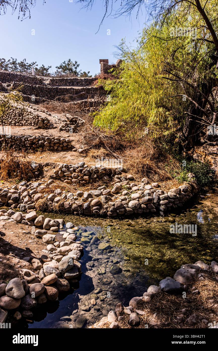 Ocongalla Aquädukt in der Nähe von Nazca, Peru Stockfoto
