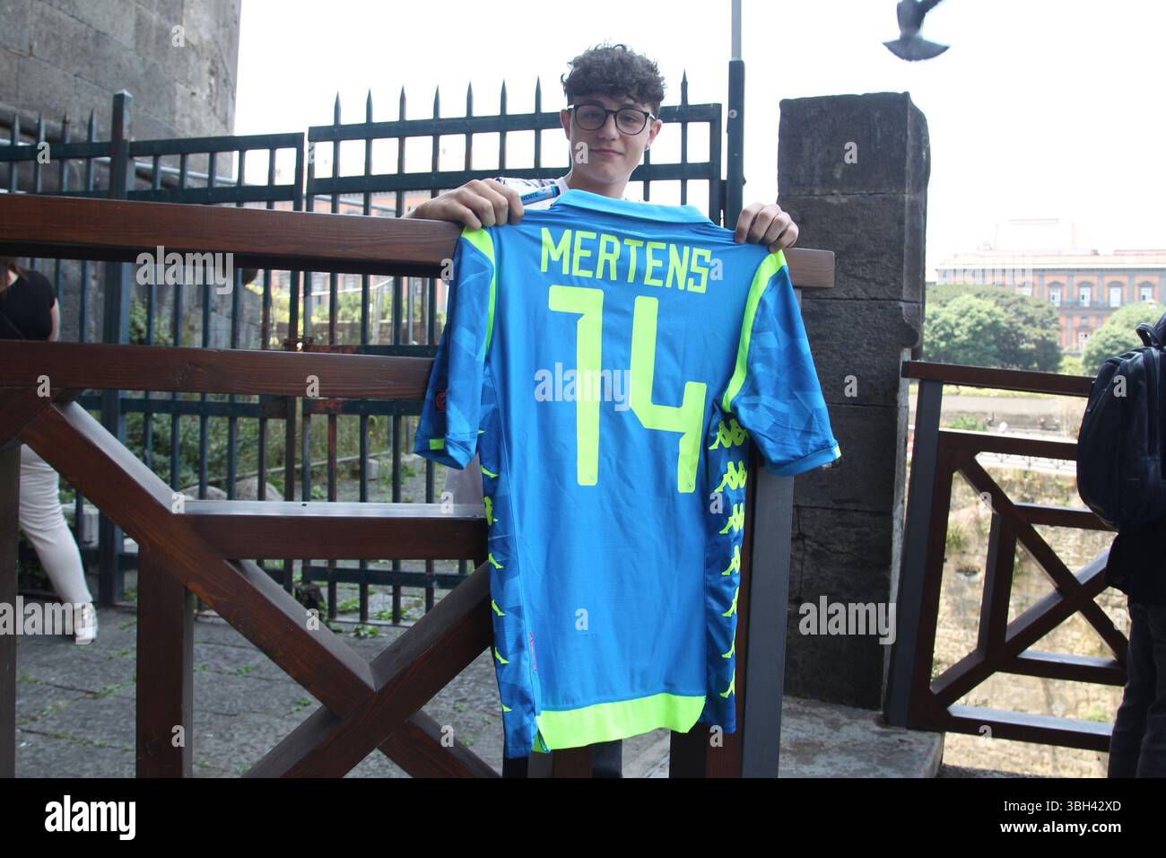 Neapel, Italien. Juni 2025. Der belgische Fußballspieler wurde in einer Zeremonie vom Bürgermeister Gaetano Manfredi ausgezeichnet. (Foto: Salvatore Esposito/Pacific Press) Credit: Pacific Press Media Production Corp./Alamy Live News Stockfoto