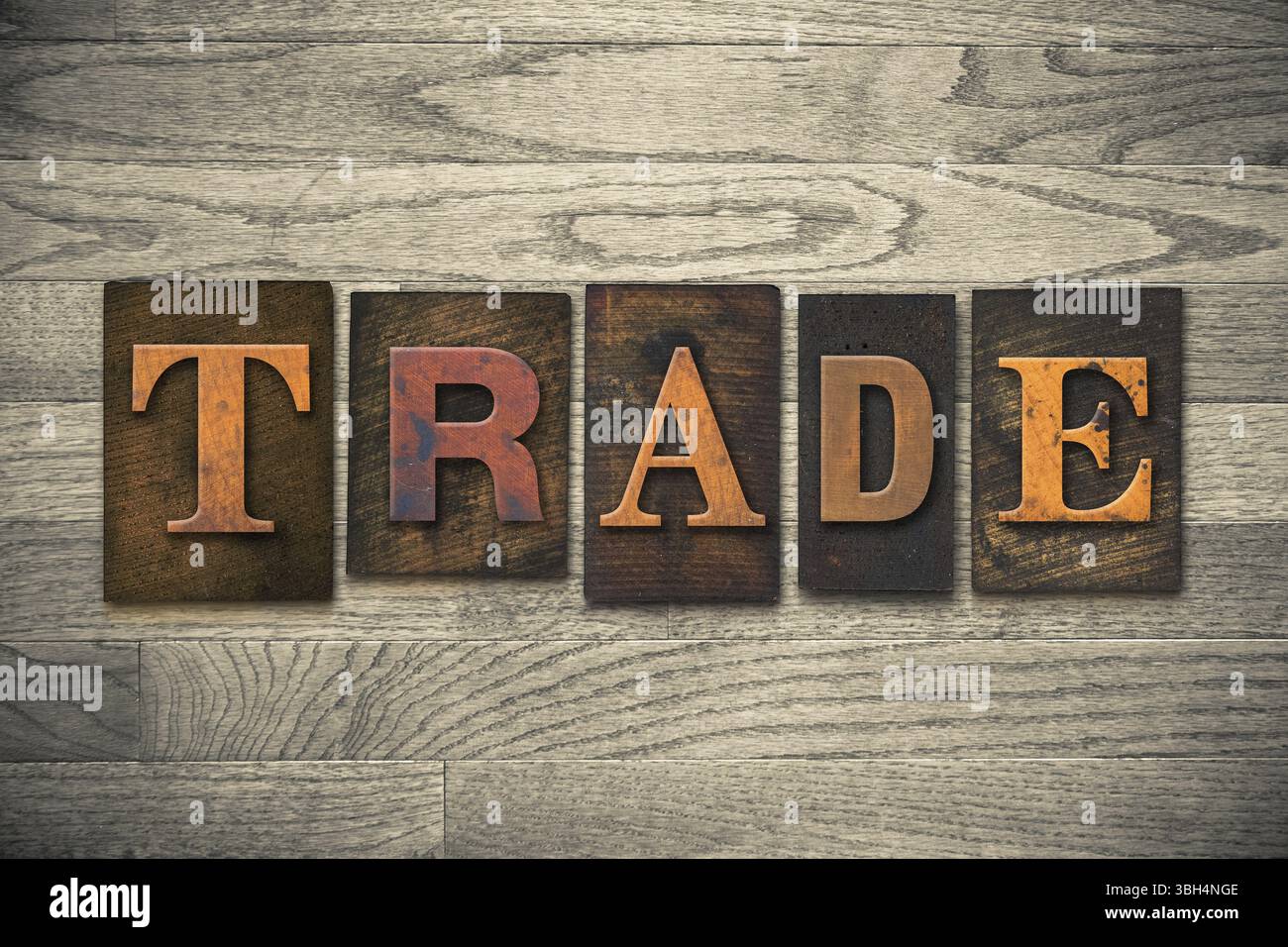 Das Wort HANDEL geschrieben in hölzernem Buchdruck Stockfoto