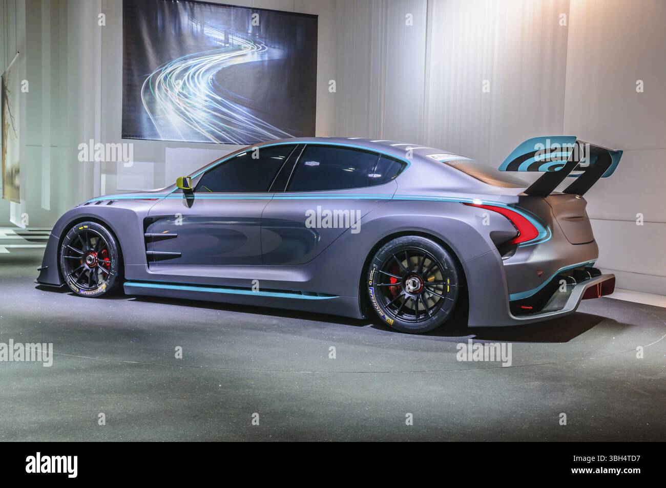 FRANKFURT - SEPTEMBER 2015: Thunder Power EV Sedan Sportwagen präsentiert auf der IAA International Motor Show am 20. September 2015 in Frankfurt, Deutschland, Europa Stockfoto