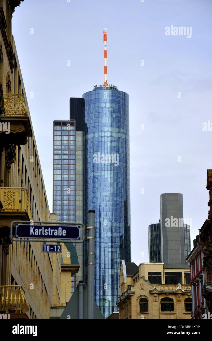 Hauptturm-Wolkenkratzer in Frankfurt in Hessen, Deutschland, Europa Stockfoto