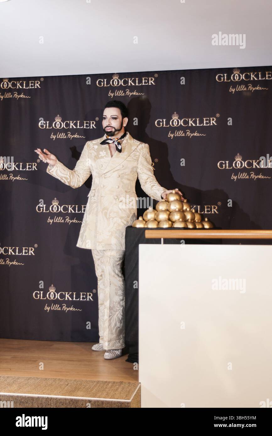 Harald Gloeoeckler und Ulla Popken präsentieren neue Kollektion, Hamburg, 29.10.13, Harald GLOeOeCKLER, Harald Gloeoeckler und Ulla Popken Fashion Show in H Stockfoto