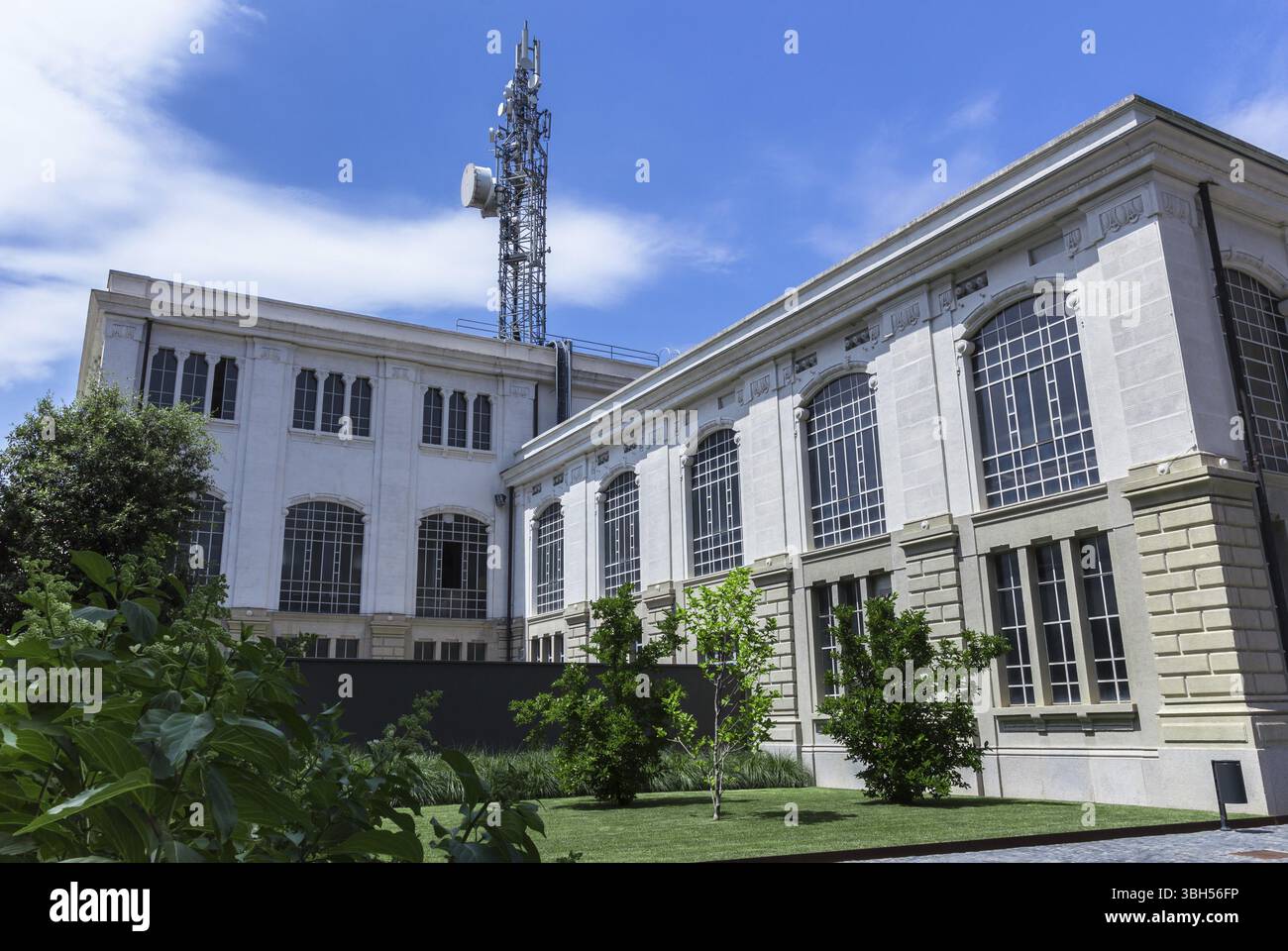 Blick auf eine beeindruckende Industriegebäude umgewandelt in ein Apartment Block Stockfoto
