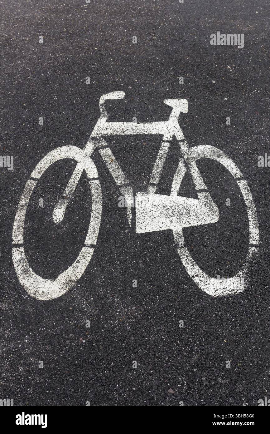 Symbol der Radweg auf dem Asphalt eingeprägt Stockfoto