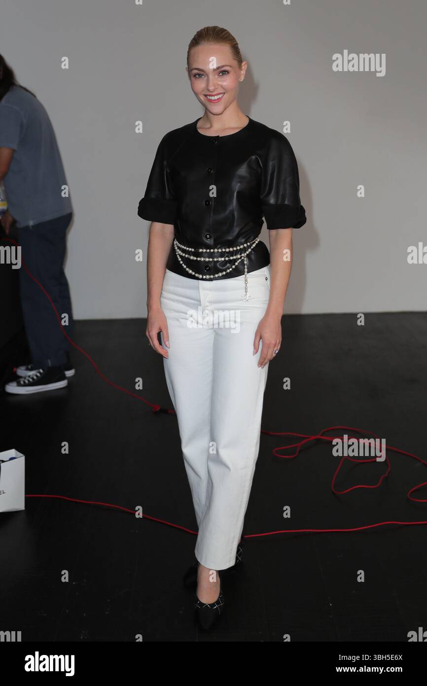 New York, NY, USA. Juni 2025. NEW YORK, NEW YORK – JUNI 06: Die US-amerikanische Schauspielerin und Model AnnaSophia Robb besucht 2025 das Tribeca Film Festival in den Spring Studios am 06. Juni 2025 in New York City. (Kreditbild: © Luiz Rampelotto/ZUMA Press Wire) NUR REDAKTIONELLE VERWENDUNG! Nicht für kommerzielle ZWECKE! Stockfoto